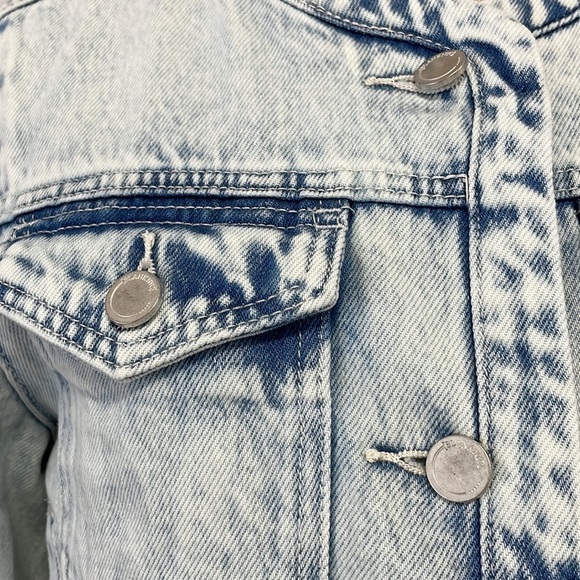 Blank NYC NWT Cropped Jacket Light Acid Wash Blue Denim Size Small - Picture 9 of 16